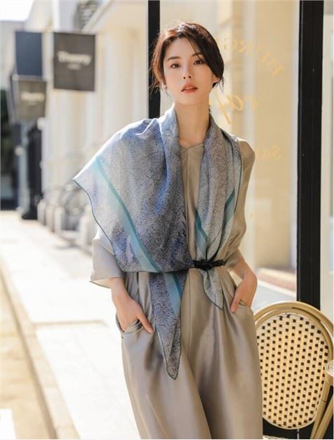 Nhà máy sản xuất khăn lụa tinh khiết của Ấn Độ Custom Print